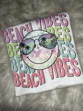 Load image into Gallery viewer, Beach Vibes Smiley
