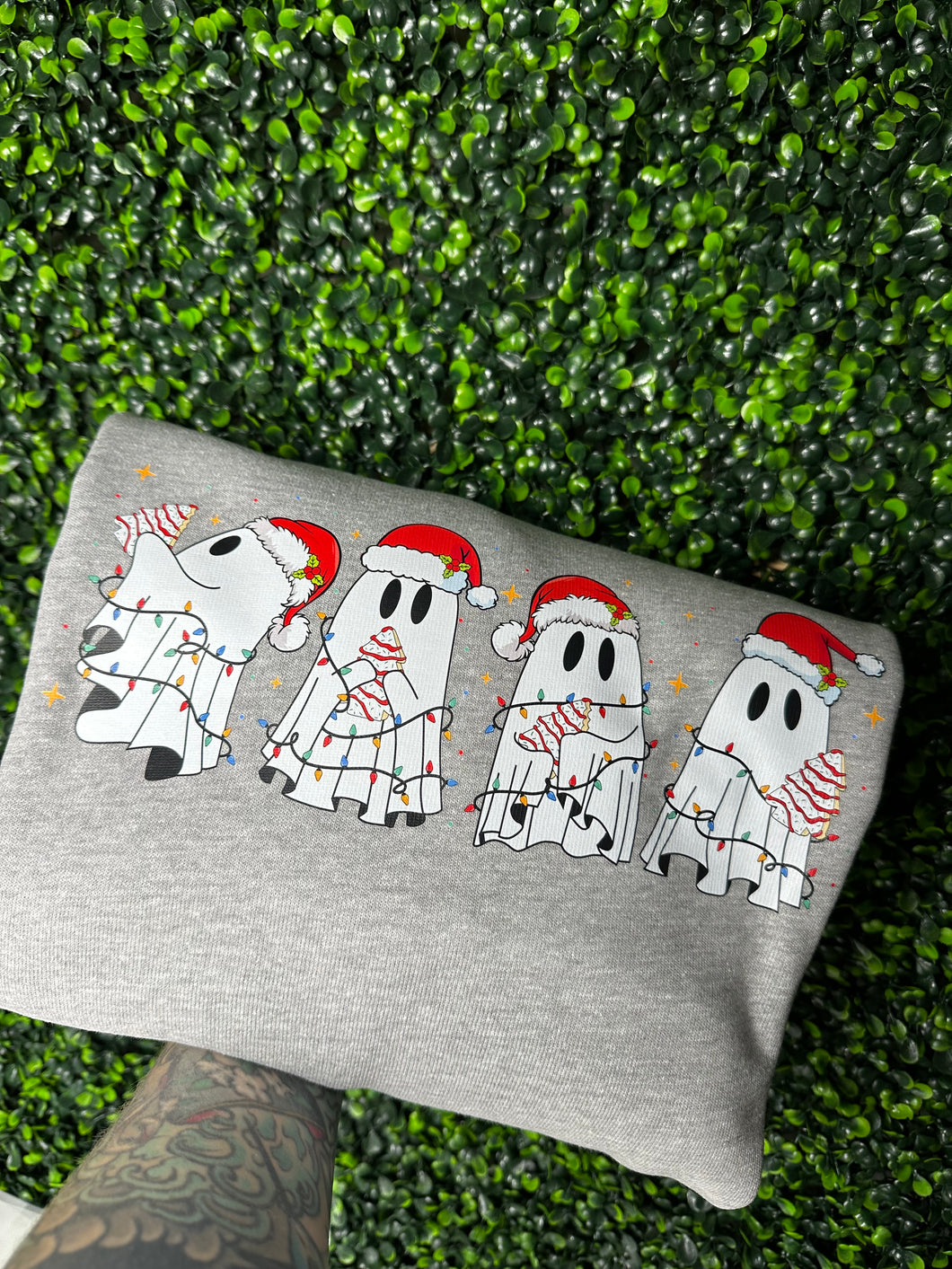 Cute Ghosts & Christmas Cakes