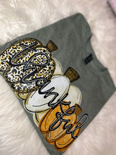 Load image into Gallery viewer, Thankful Pumpkins
